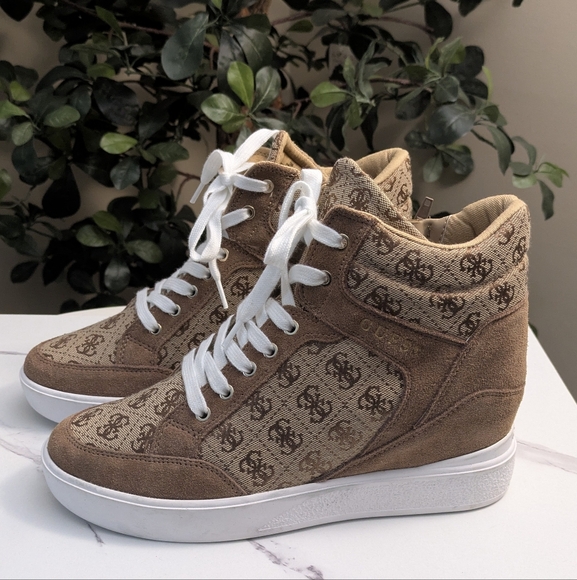 💥REDUCED PRICE💥EUC Guess Women's Brown High-Top Sneakers - Picture 1 of 10